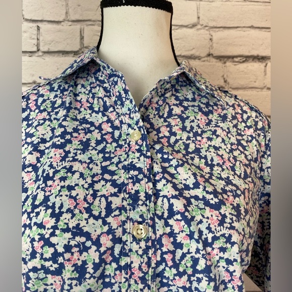 G.H Bass Blue and Pink Floral Tailored Button Front Short size Medium - Picture 2 of 7